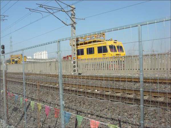 鐵路防護(hù)網(wǎng) - 安平縣秉德絲網(wǎng)制品有限公司圖片2