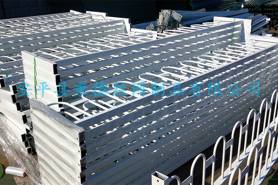 市政護(hù)欄 山東臨沂市政護(hù)欄圖片2