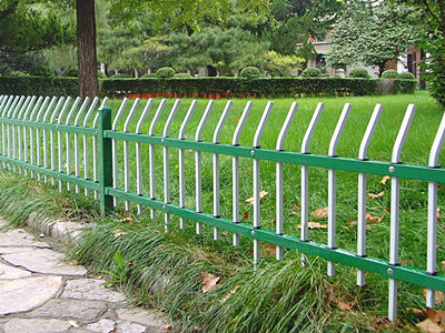 草坪護欄 - 安平縣秉德絲網(wǎng)制品有限公司圖片2