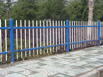 草坪護欄 - 安平縣秉德絲網(wǎng)制品有限公司圖片4