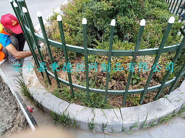 桂林市草坪護(hù)欄項(xiàng)目圖片4