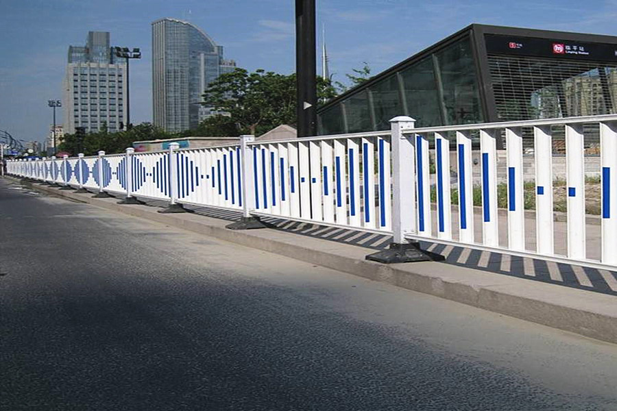 京式道路護(hù)欄圖片2