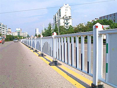 道路隔離護(hù)欄