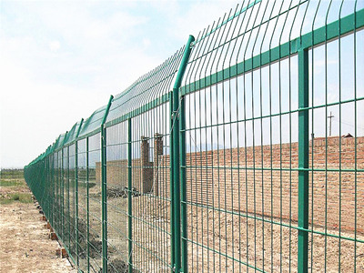 高速框架護(hù)欄網(wǎng) - 安平縣秉德絲網(wǎng)制品有限公司圖片2