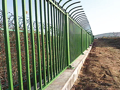 南水北調(diào)中線河北段隔離網(wǎng)加固項目圖片3